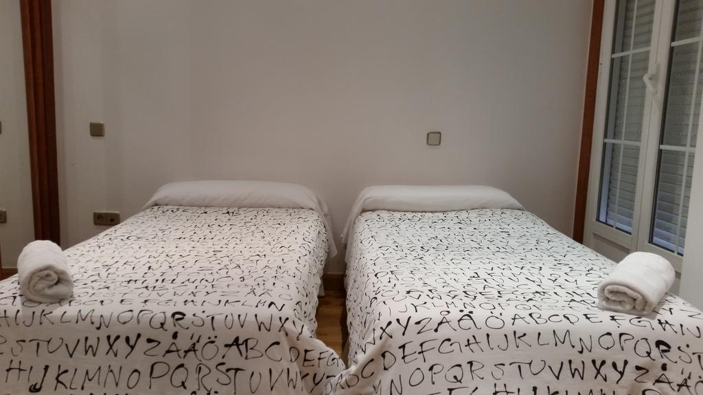 Apartamentos Good Stay Prado Madrid Ruang foto