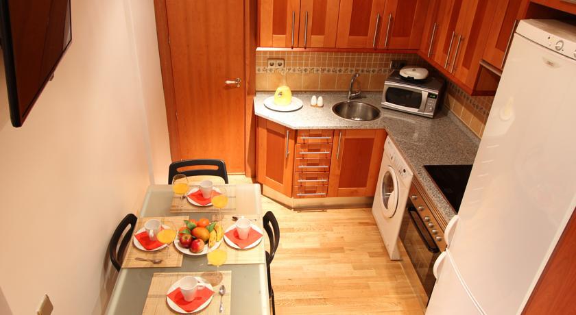 Apartamentos Good Stay Prado Madrid Ruang foto