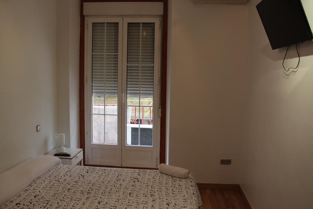 Apartamentos Good Stay Prado Madrid Ruang foto