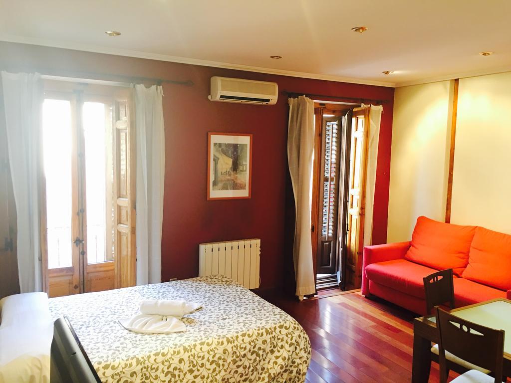 Apartamentos Good Stay Prado Madrid Bagian luar foto