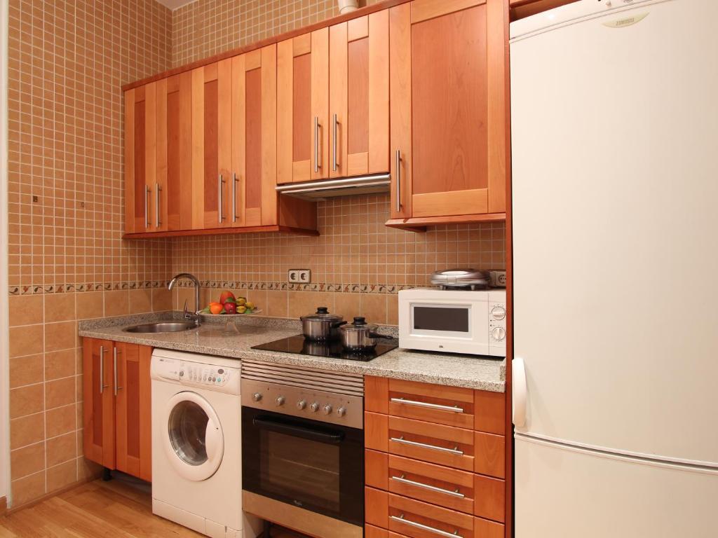 Apartamentos Good Stay Prado Madrid Ruang foto