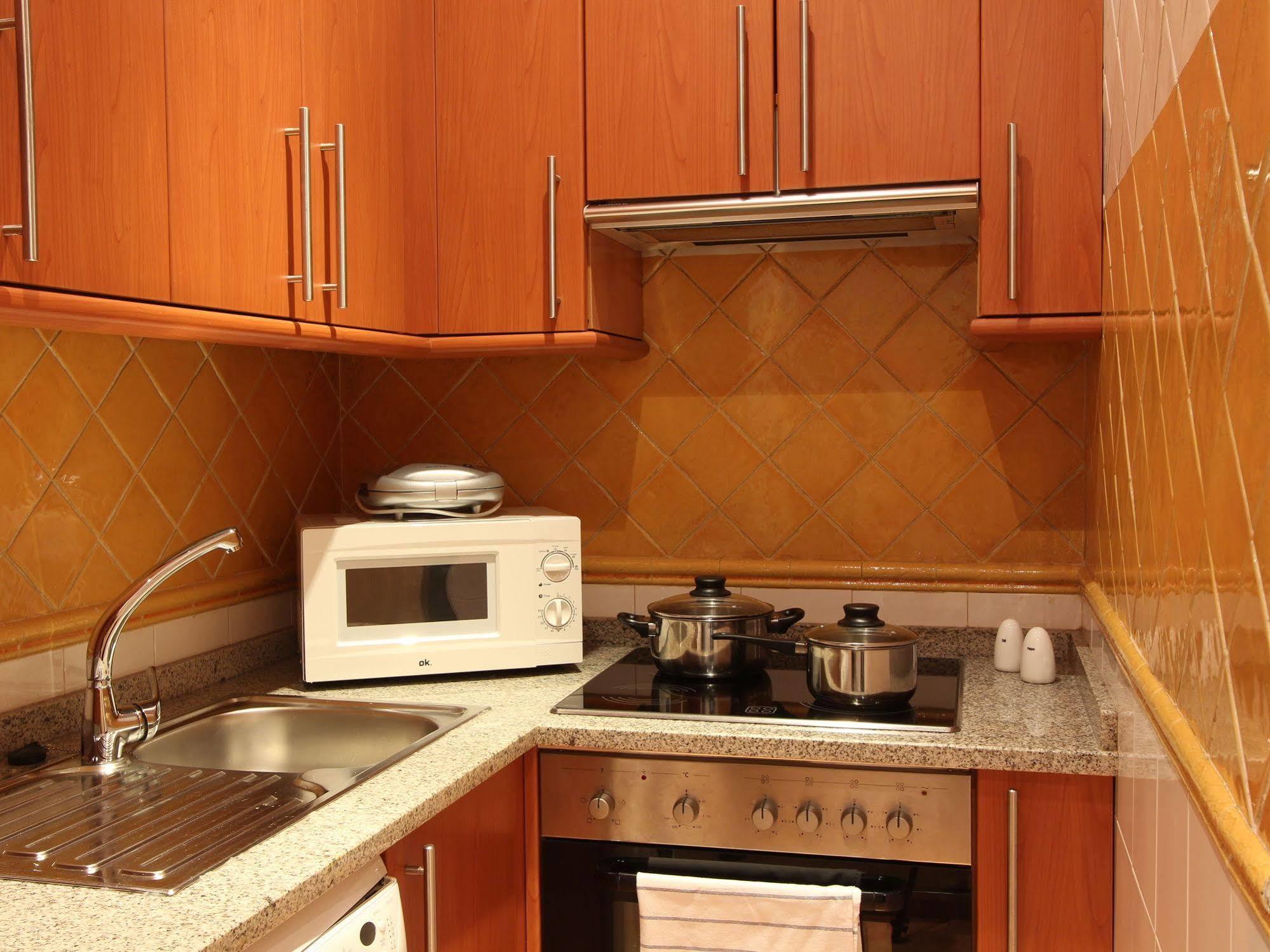 Apartamentos Good Stay Prado Madrid Bagian luar foto